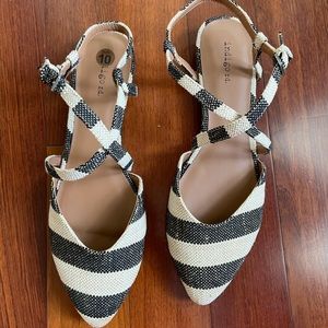 Indigo Rd Flat Pointed slides